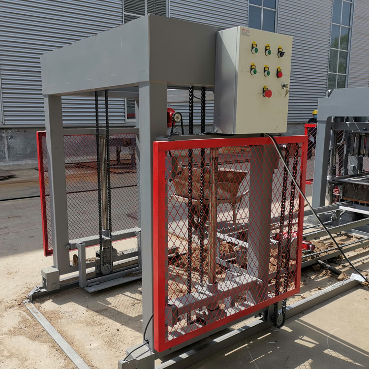 Block Machine For Sale In Dominican Republic QTJ4-15 Automated Block Making Machine Paving Block Mak(图5)